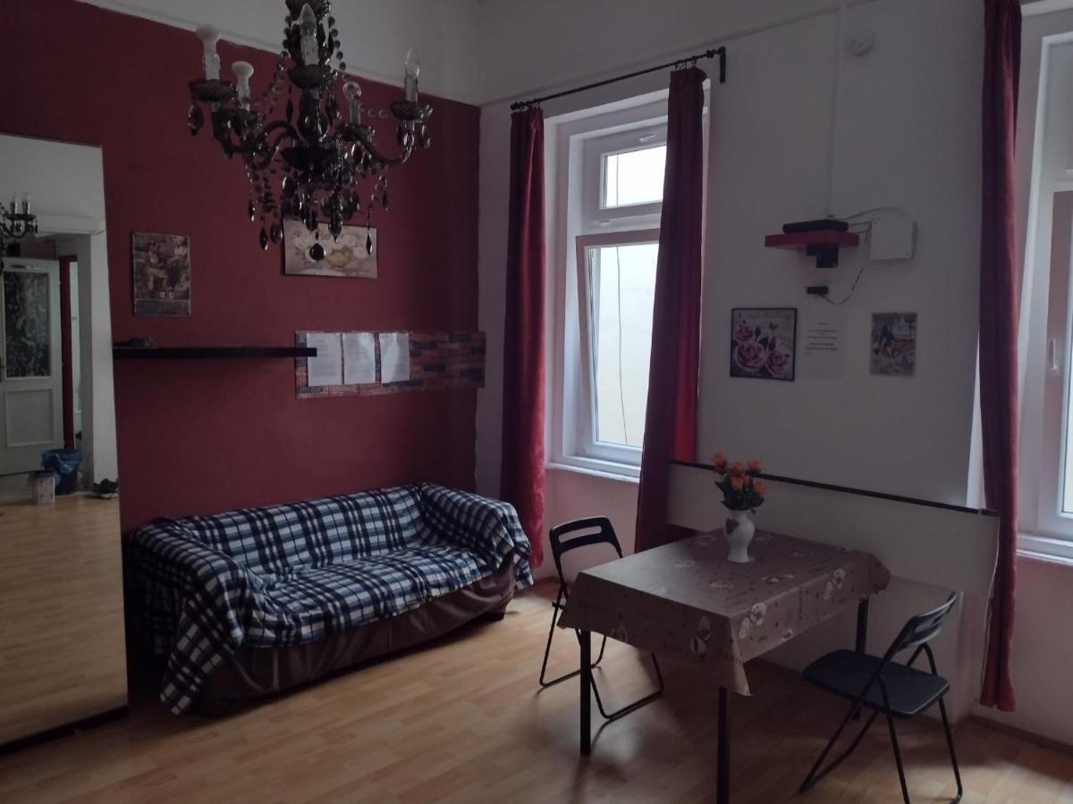 Tiborlak Apartment บูดาเปสต์ ภายนอก รูปภาพ